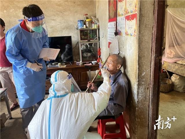 組織力量入戶檢測(cè)，全力推進(jìn)“應(yīng)檢盡檢”。